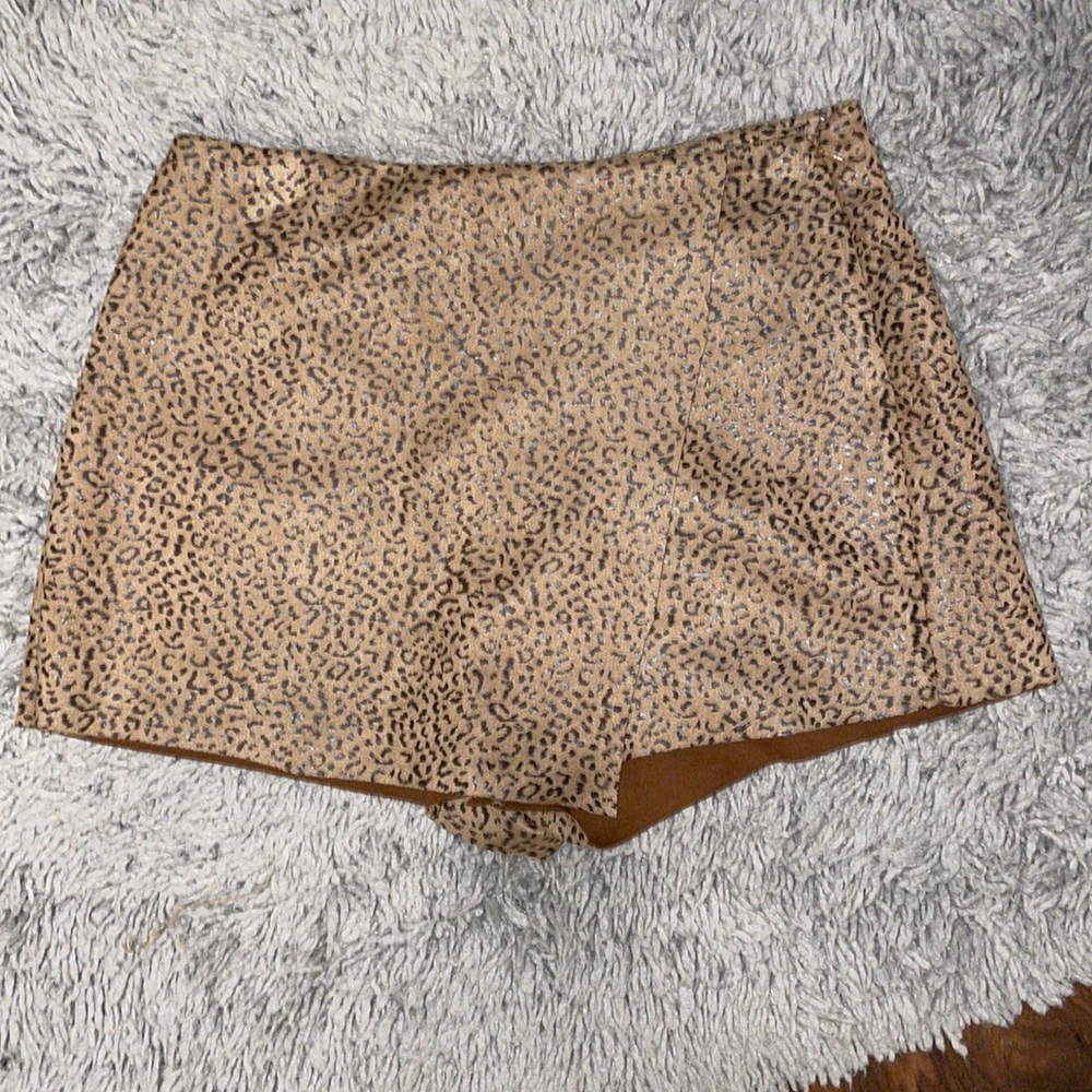 Leopard print size Medium Skort